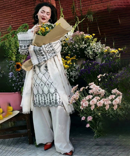 Lawn 3PC Embroidered Shirt with Digital Printed Jacquard Dupatta – ZC1383