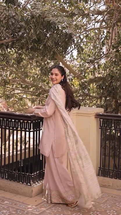 Lawn 3PC Embroidered Shirt with Digital Printed Jacquard Dupatta – ZC1422