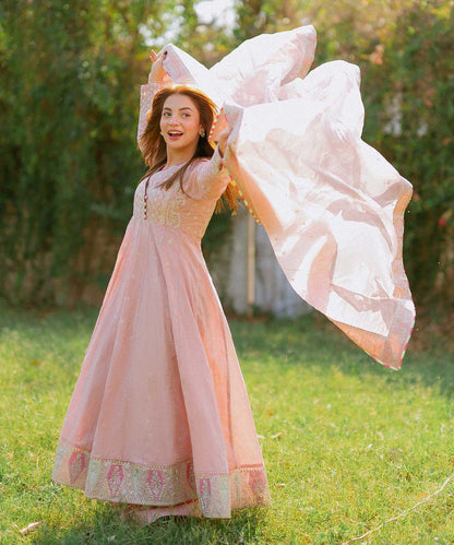 Lawn 3PC Embroidered Shirt with Organza Embroidered Dupatta – ZC1409