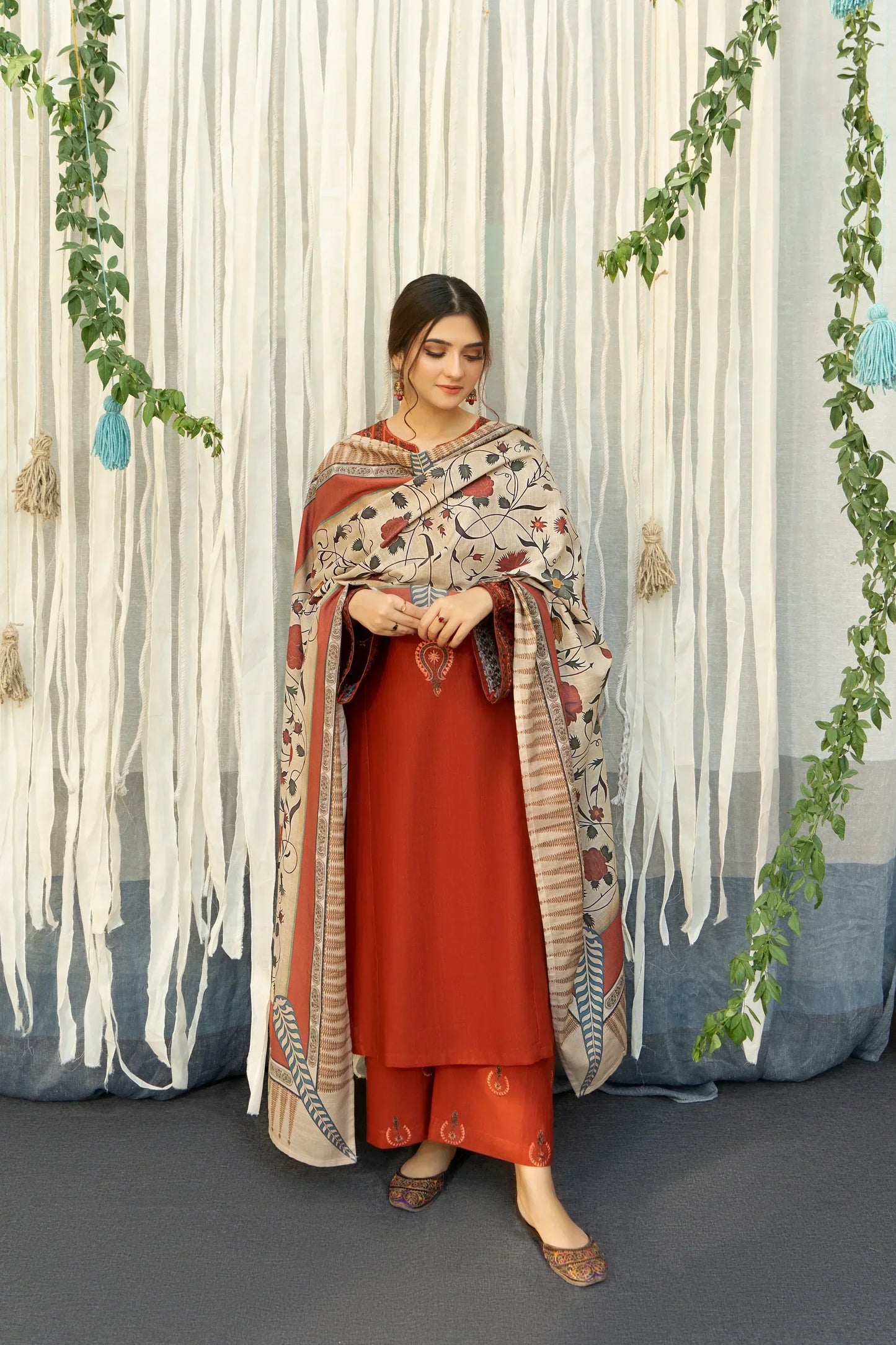 URGE 3PC Dhanak Embroidered Suit with Digital Printed Shawl – ZC651